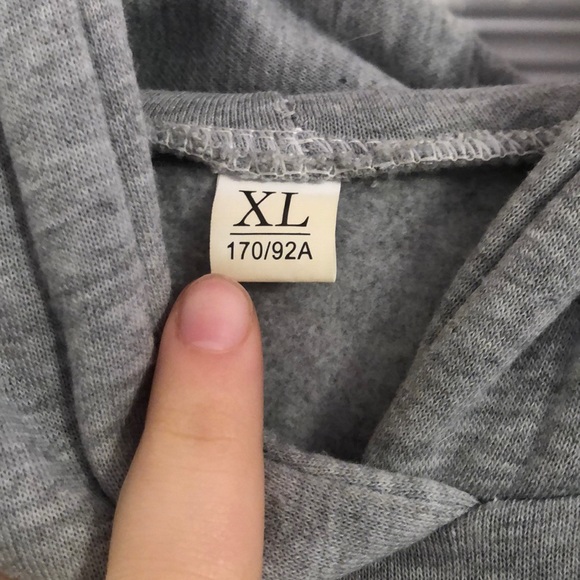 SHEIN cropped hoodie - Picture 3 of 3